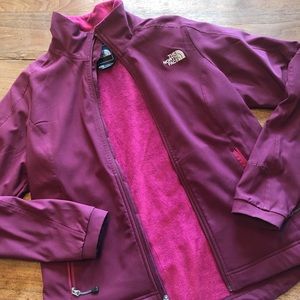 Maroon rain resistant Northface jacket.